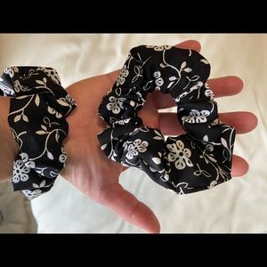 Hair scrunchie elastic
